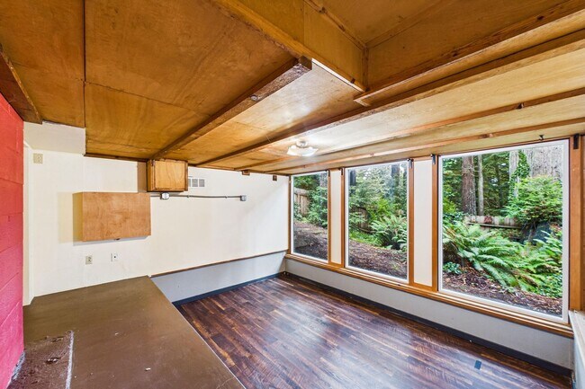 Building Photo - 2910 Greenbriar Ln