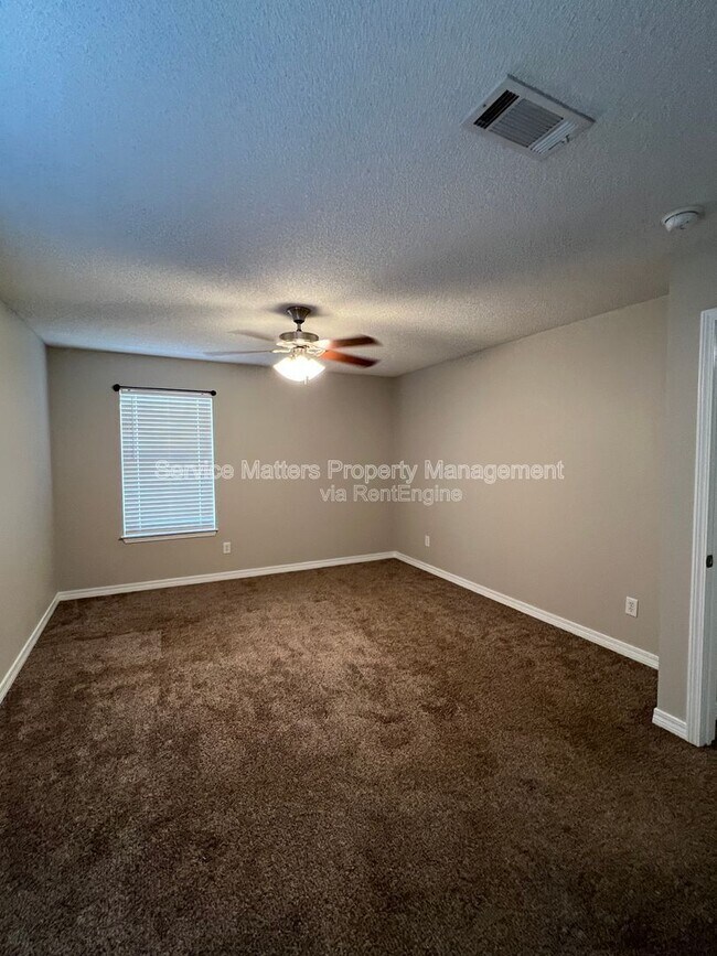 Building Photo - 10440 Millbrook Dr
