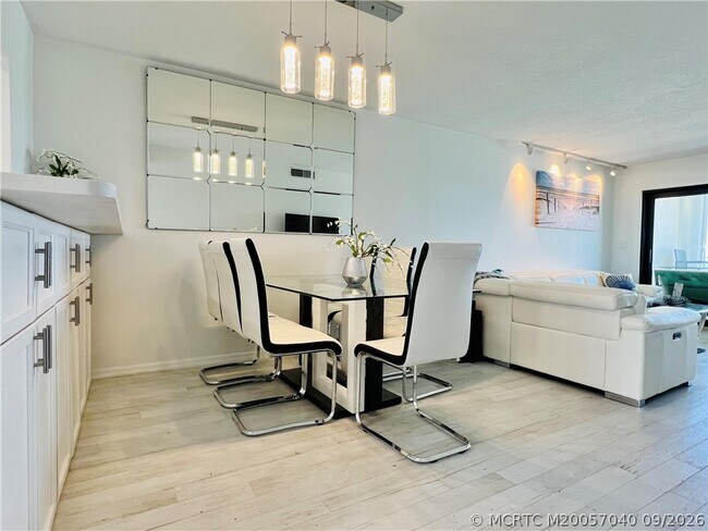 Building Photo - 9400 S Ocean Dr