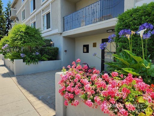 Building Photo - 2308 Schader Dr