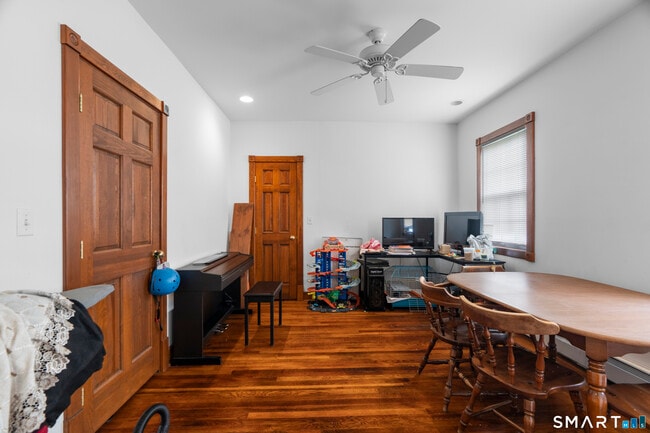 Building Photo - 623 Whitney Ave