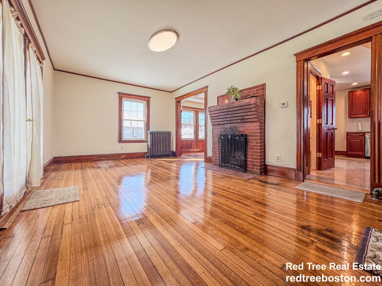 Primary Photo - 18 Albion Rd