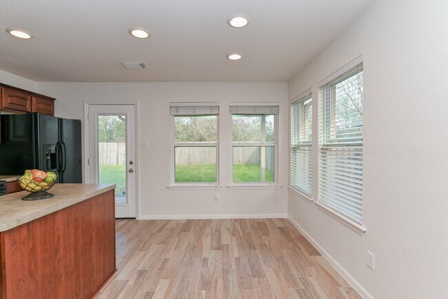 Building Photo - 4022 Mt Everest Way