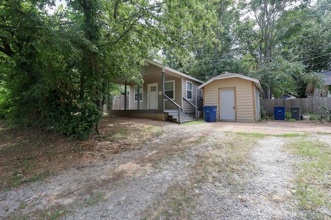 Building Photo - 1 Bed | 1 Bath |West Tulsa | $1050