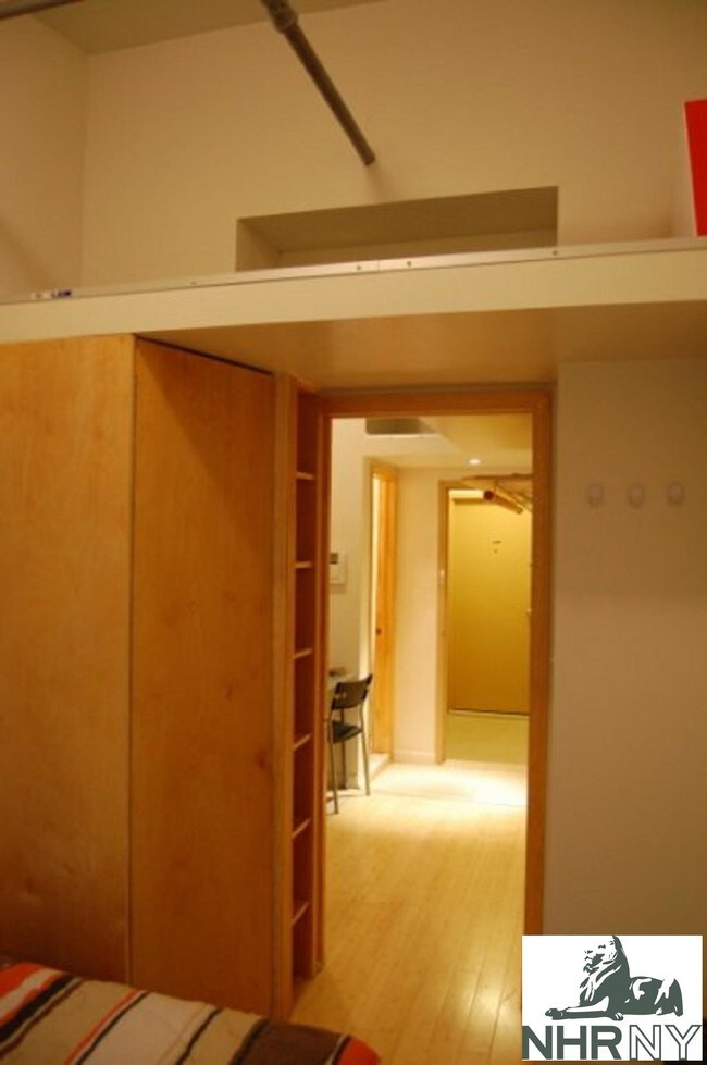 Building Photo - 321 West 30th Street