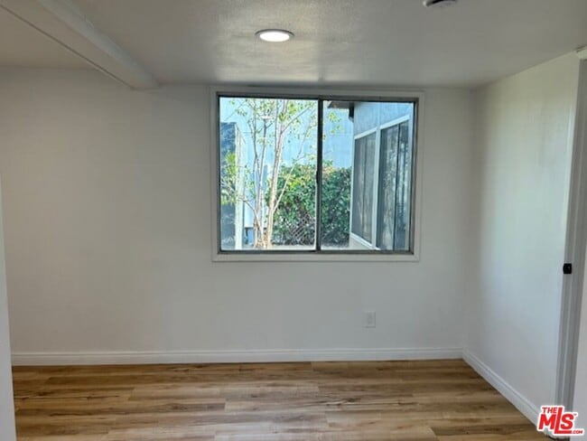 Building Photo - 2755 1/2 Angus St