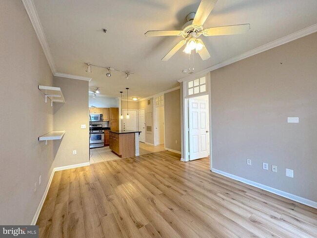Building Photo - 12921 Centre Park Cir