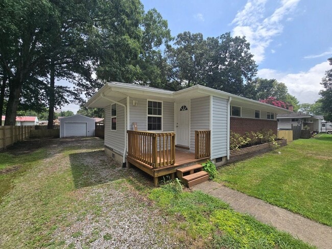 Building Photo - AVAILABLE NOW IN ENON AREA OF CHESTERFIELD COUNTY
