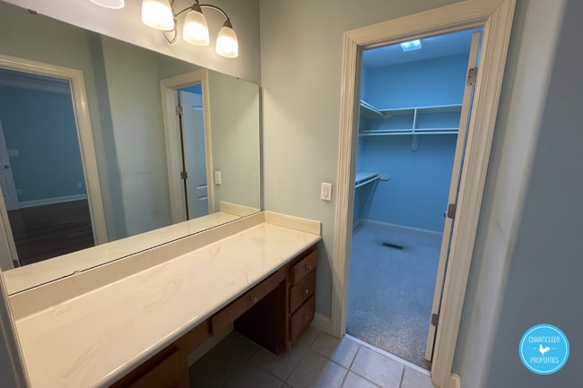 Building Photo - 8105 Last Oak Ct