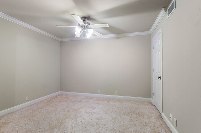 Building Photo - 2BR 2BA Condo Downtown (Riverview Condomin...