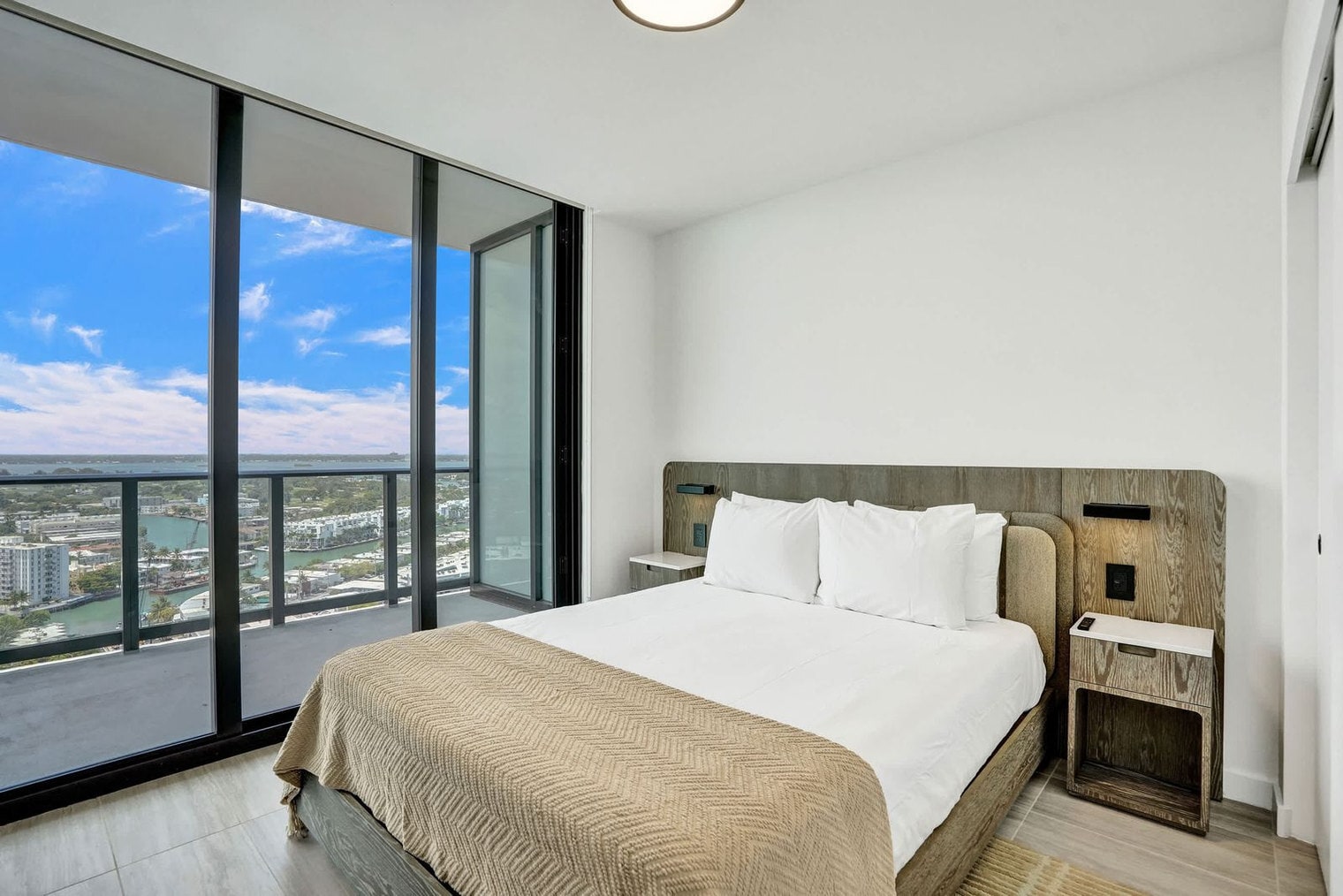 Building Photo - 580 72nd St