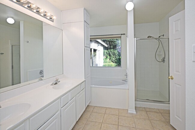 Building Photo - 1131 River Rock