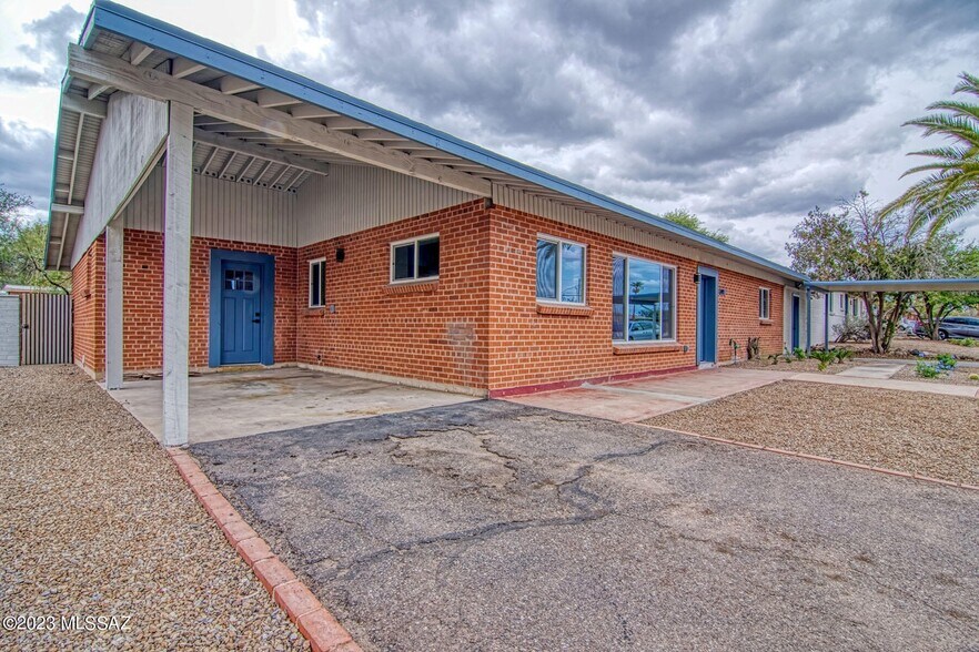 Building Photo - 892 E Glenn St