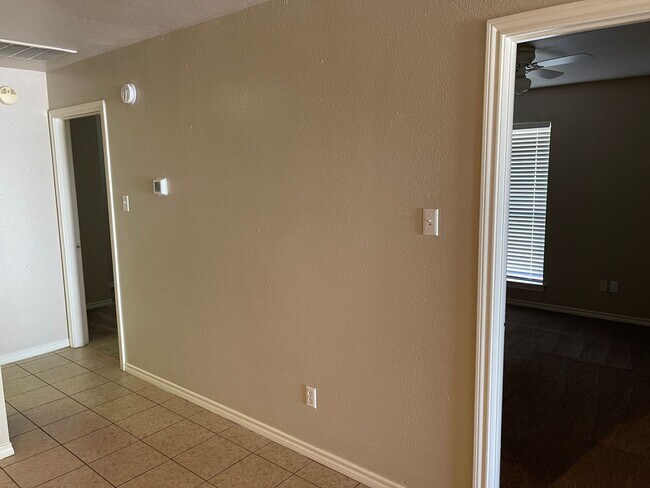 Building Photo - College Station - 3 bedroom/2 bath Duplex ...