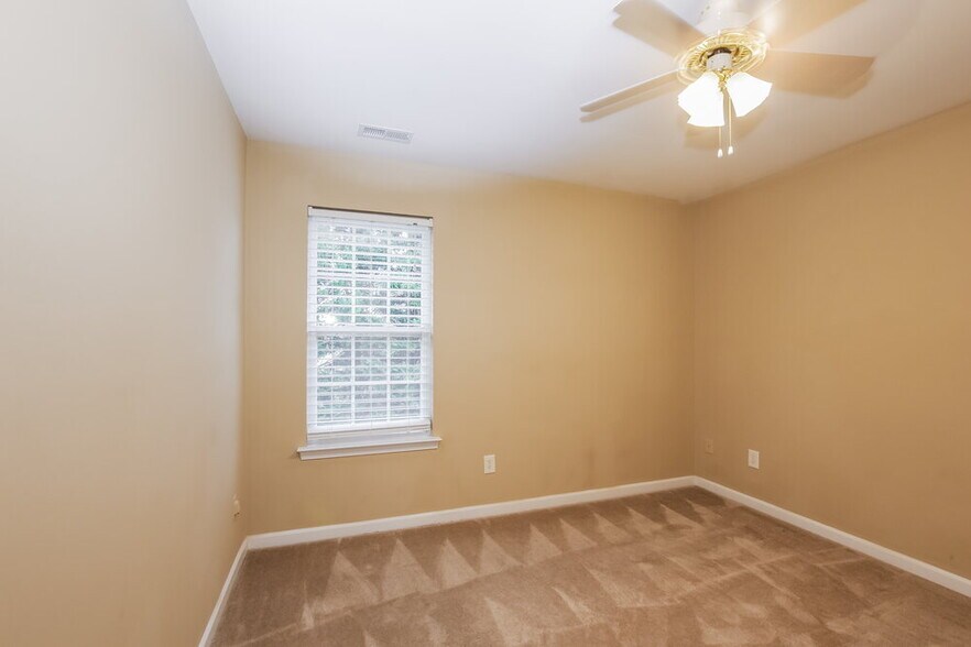 Building Photo - 13138 Planters Row Dr