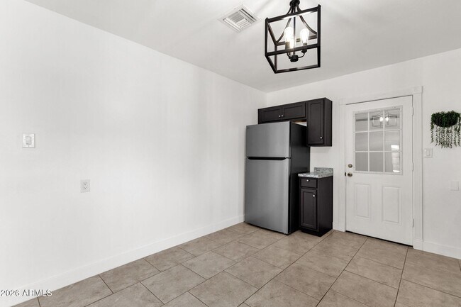 Building Photo - 3428 W Willetta St