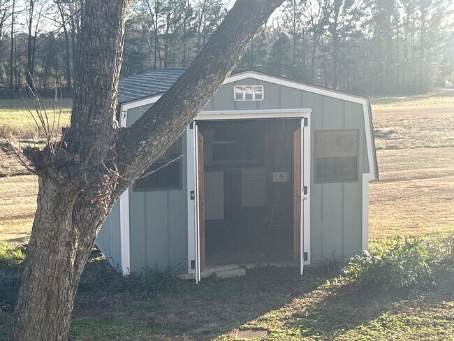 Building Photo - 3 bedroom/2 bath rental in Double Branches Community - $2000 per month - NO water fee; owner main...