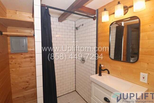 Building Photo - Double loft Studio in Ramona