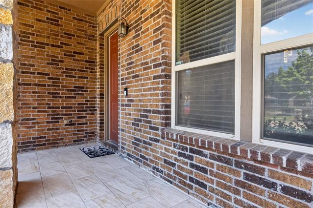 Building Photo - 8728 Maple Ridge Trail