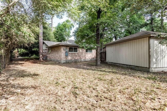 Building Photo - 24326 Pine Canyon Dr