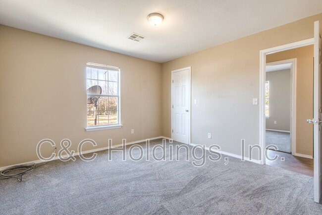 Building Photo - 914 Rockwood Ave