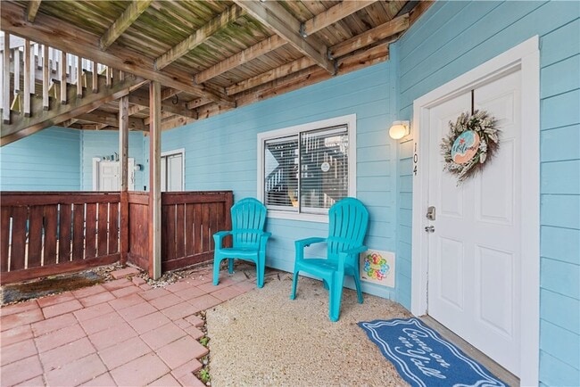 Building Photo - 15010 Leeward Dr