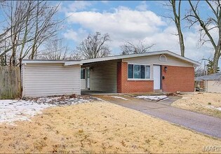 Building Photo - Easy Living in a Fresh Florissant Home