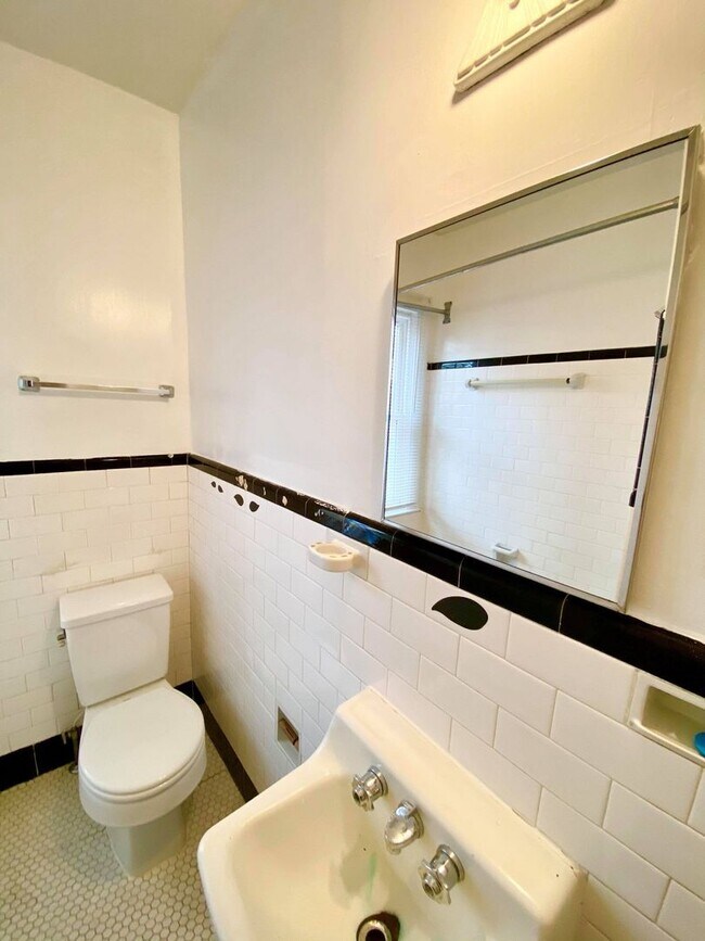 Building Photo - Charming 4BD/2BA Home in Catonsville, MD!
