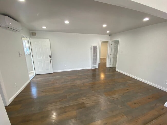 Building Photo - 15522 Claretta Ave