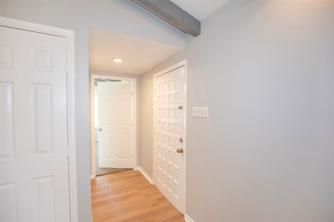 Building Photo - 2024 Bogatto St