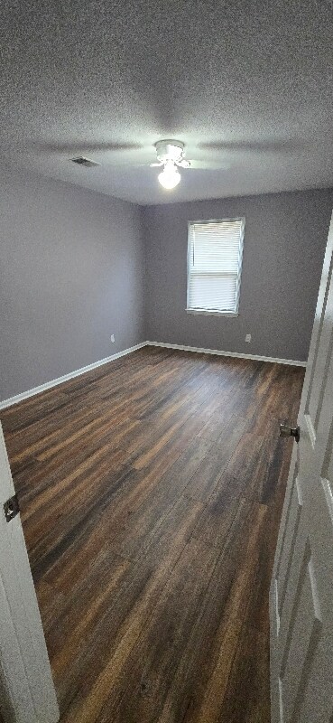 Building Photo - 13 Crescent Ln