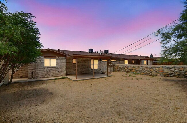 Building Photo - 3214 N Stanton St