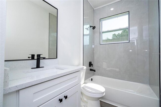 Building Photo - 6671 SW 151 Loop