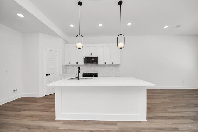 Building Photo - 8106 Locksley Rd
