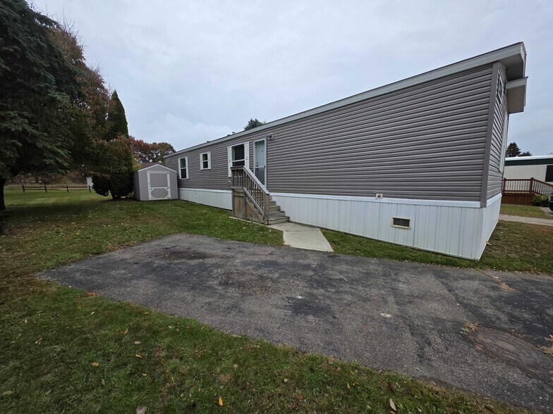 Building Photo - 3668 Willow Ct