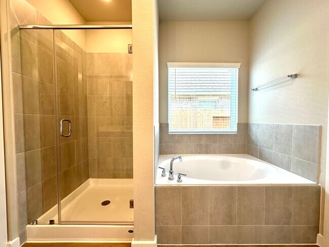 Building Photo - 21630 Wave Holw Dr