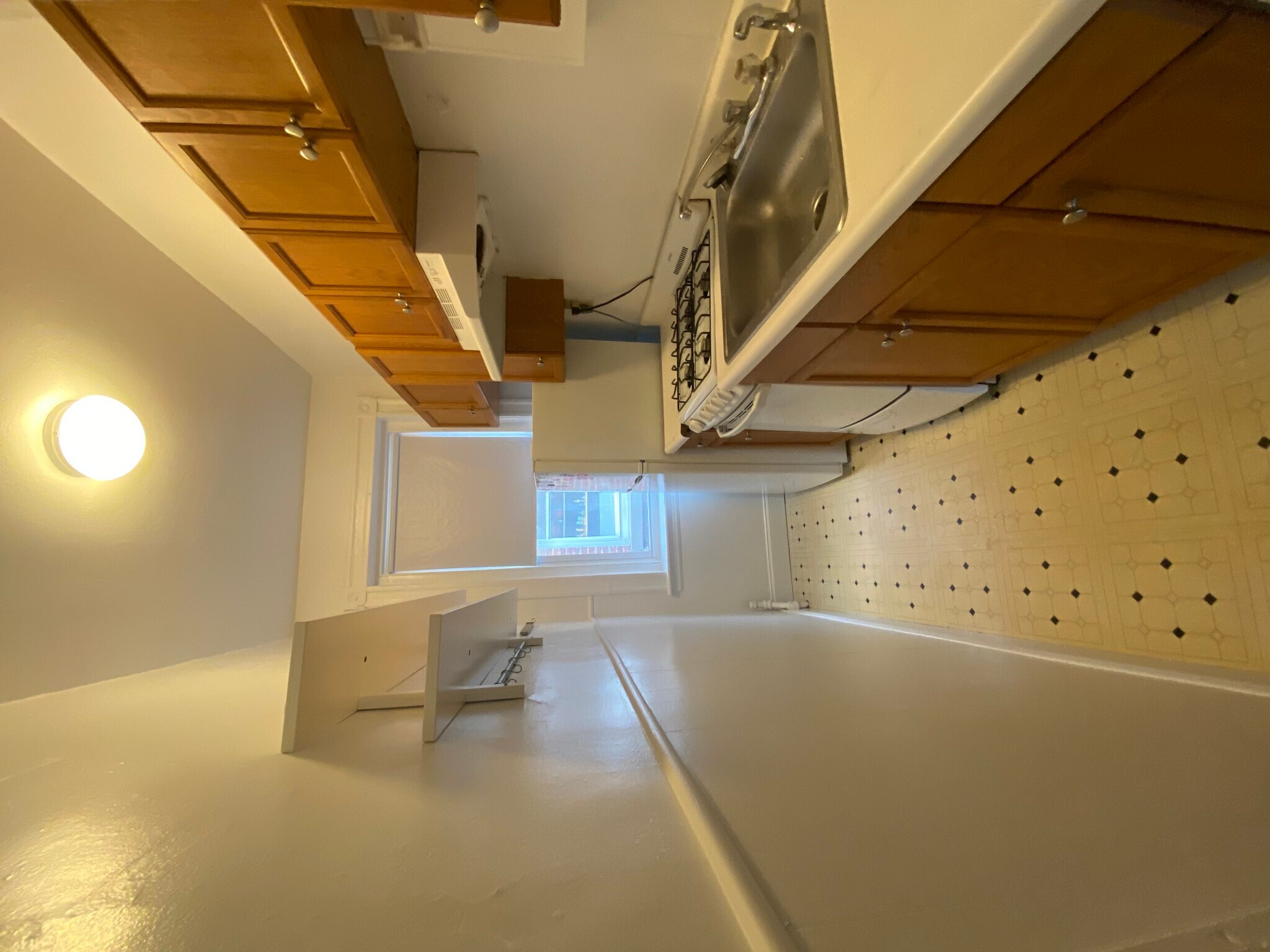 Building Photo - 1583 Beacon St