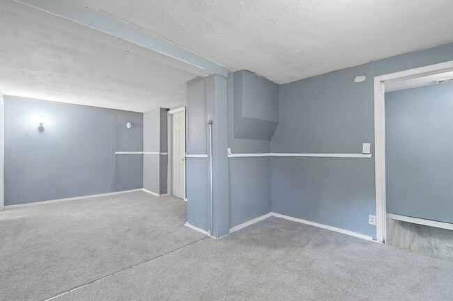 Building Photo - Turnkey Northside Duplex – Fully Renovated...
