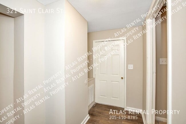 Building Photo - 321 St Clair St