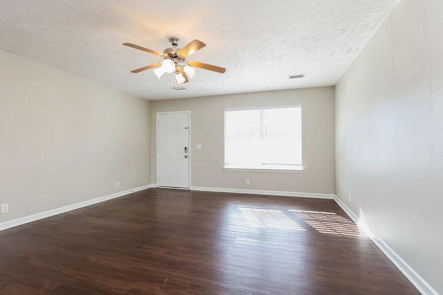 Building Photo - 3734 Chipara Dr