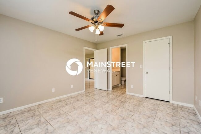 Building Photo - 3 Bedroom Pet-Friendly Home in Fort Myers,...