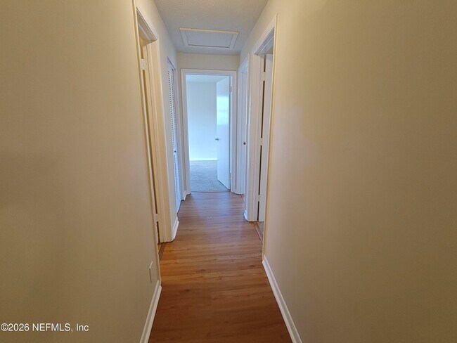 Building Photo - 588 Madeira Dr