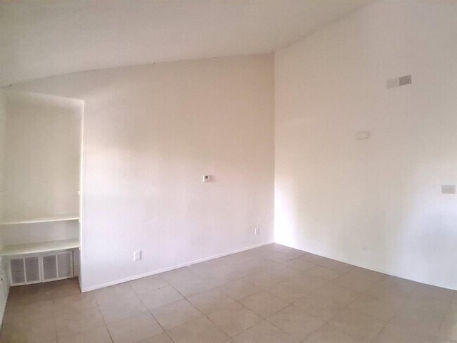 Building Photo - 803 Sirocco Dr