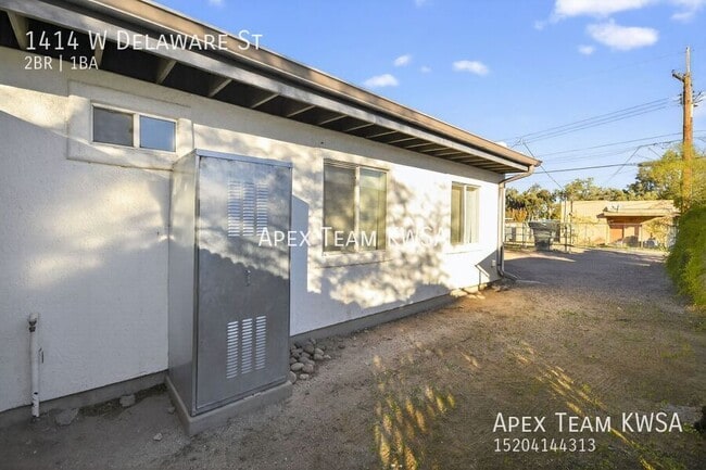 Building Photo - 1414 W Delaware St