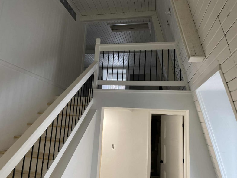 Building Photo - 7240 Sunset Rd