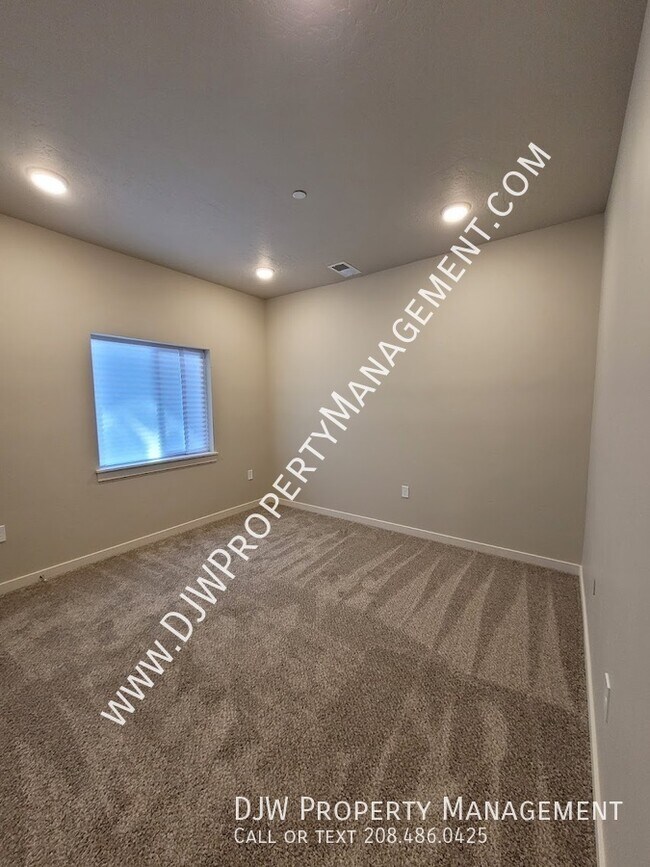 Building Photo - 616 N 44th St