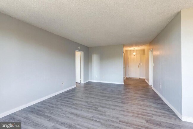 Building Photo - 5500 Holmes Run Pkwy
