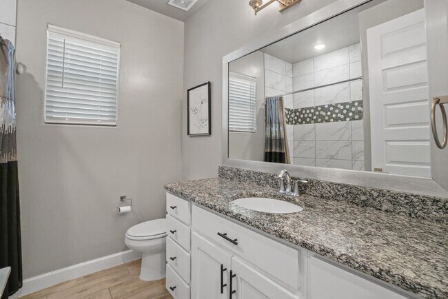 Building Photo - 13432 Emerald Rose Ct