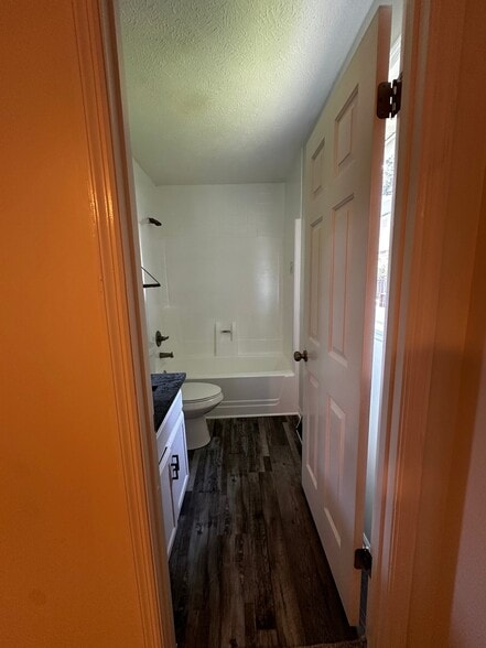 Building Photo - 132 Fox Ridge Dr
