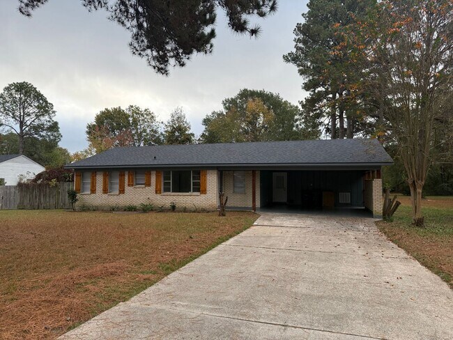 Building Photo - 1821 S Brookwood Dr